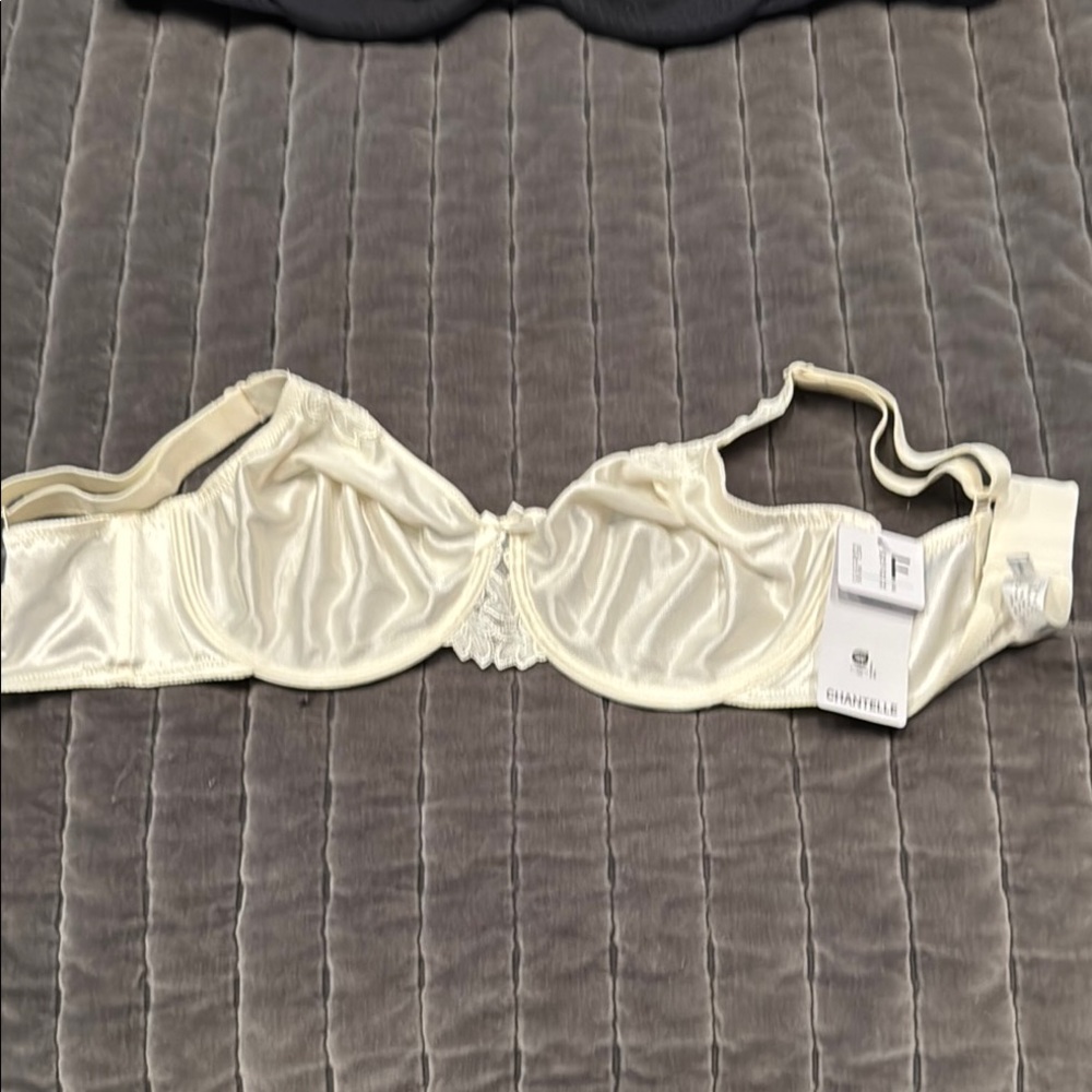 Chantelle Cream Balconette Bra with Underwire and Adjustable Straps
